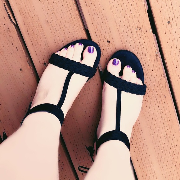 Summer Flats - Picture 1 of 3